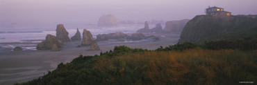 Rock Formations on the Beach, Pacific Ocean, Boardman State Park, Oregon, USA